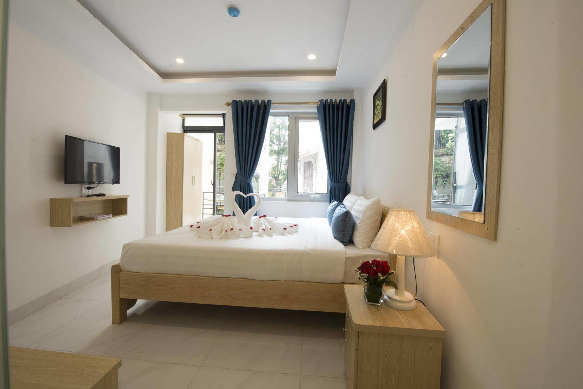 Ha Noi Holiday Center Hotel Hanoi Exterior photo