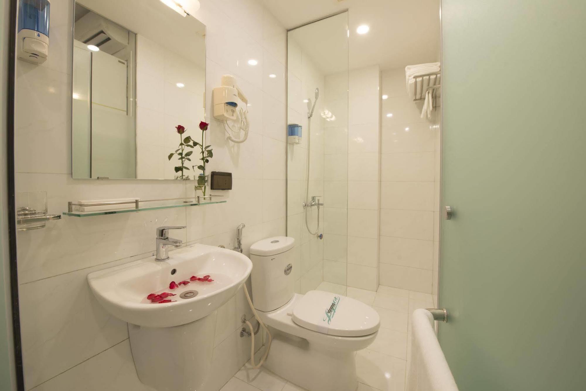 Ha Noi Holiday Center Hotel Hanoi Exterior photo