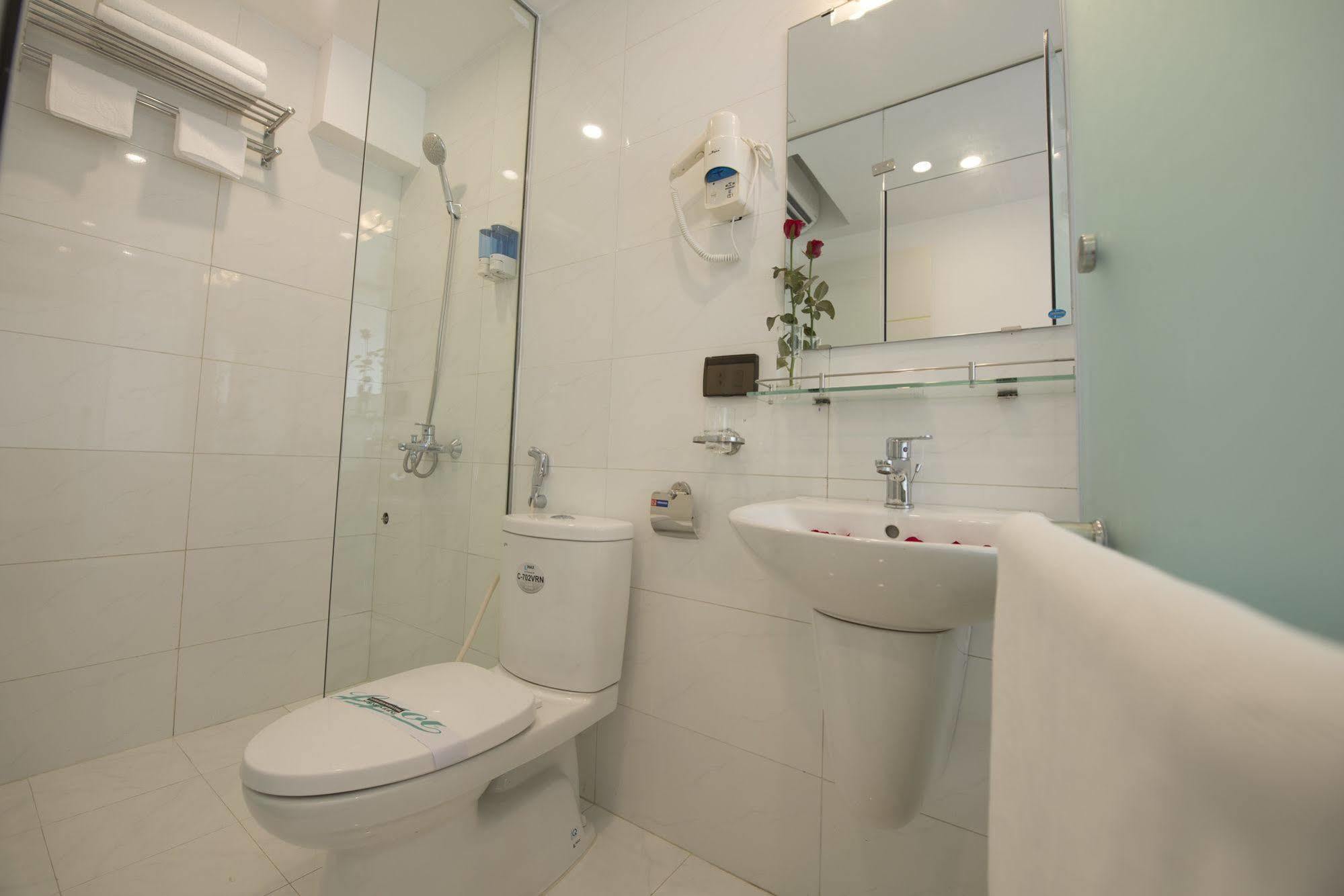 Ha Noi Holiday Center Hotel Hanoi Exterior photo
