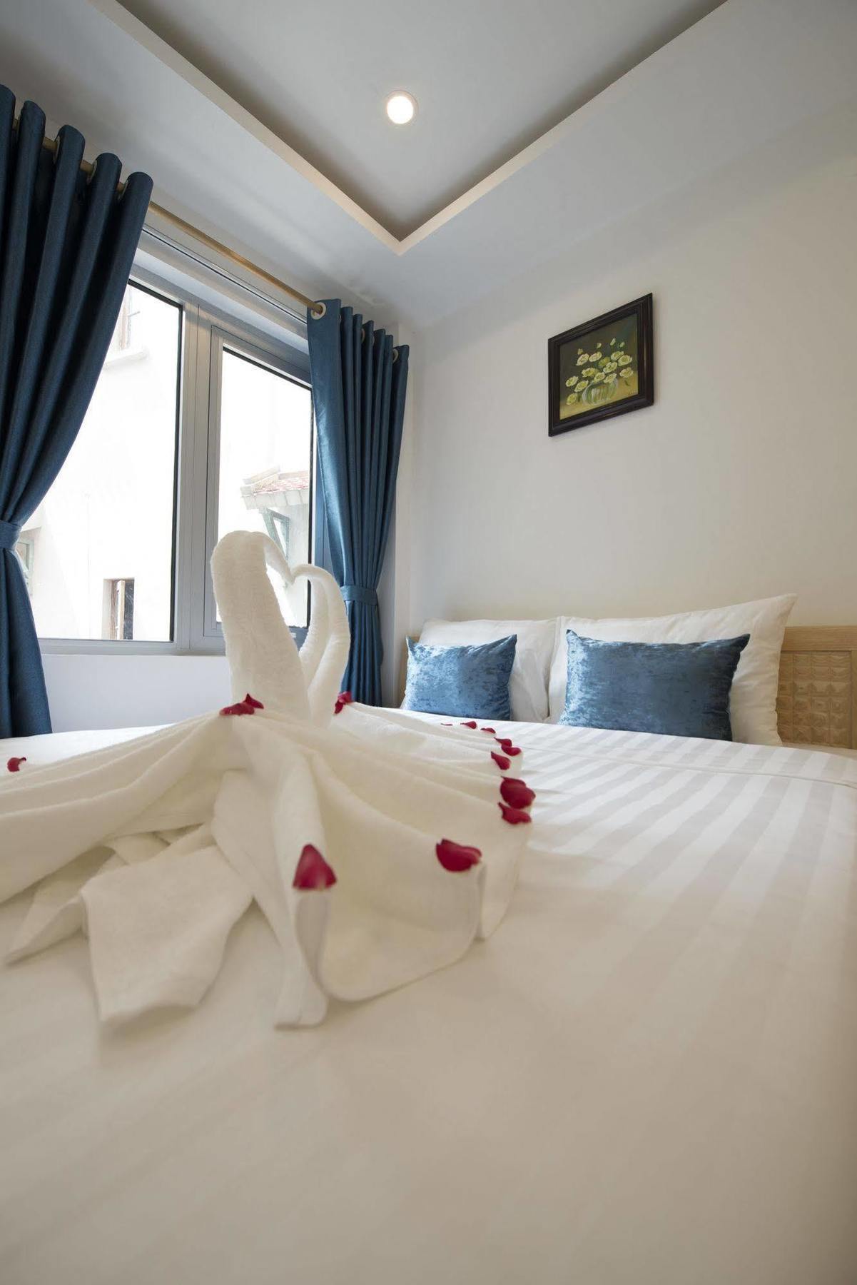 Ha Noi Holiday Center Hotel Hanoi Exterior photo